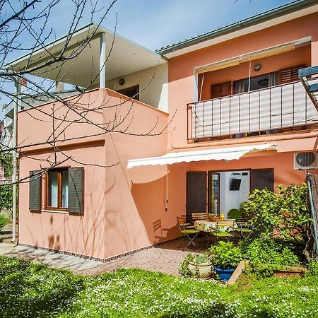 Apartments Aja And Stefy Ровин Екстериор снимка